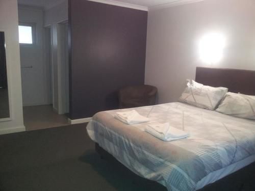 Christies Beach Hotel Clarendon エクステリア 写真